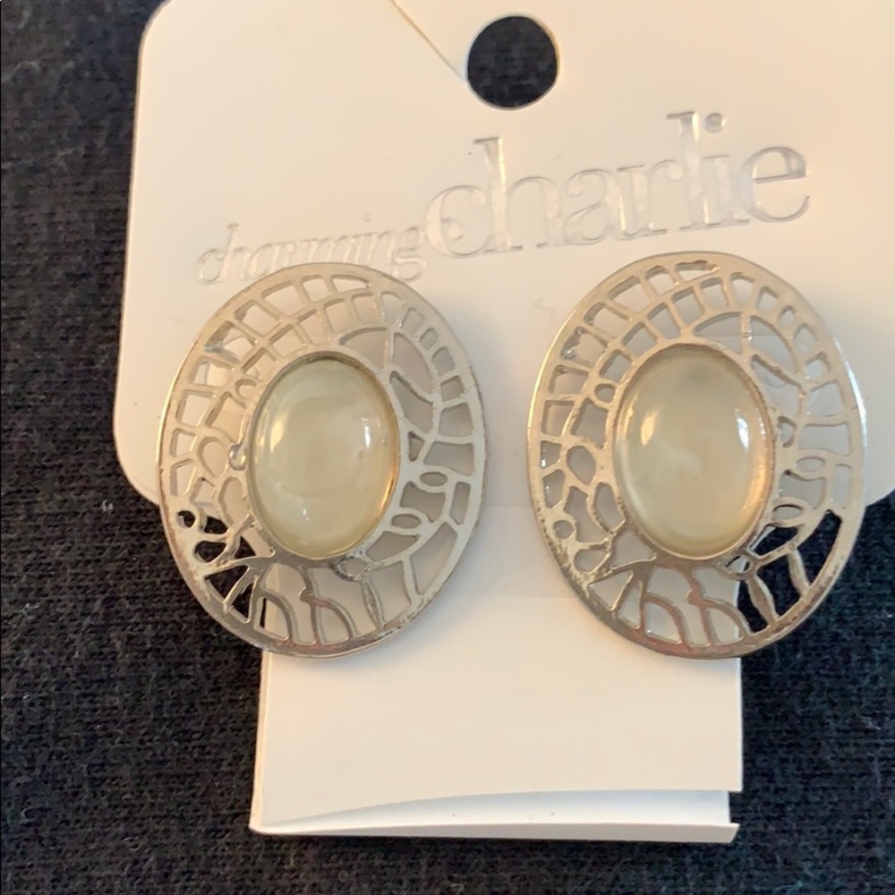 Earrings - Picture 3 of 6